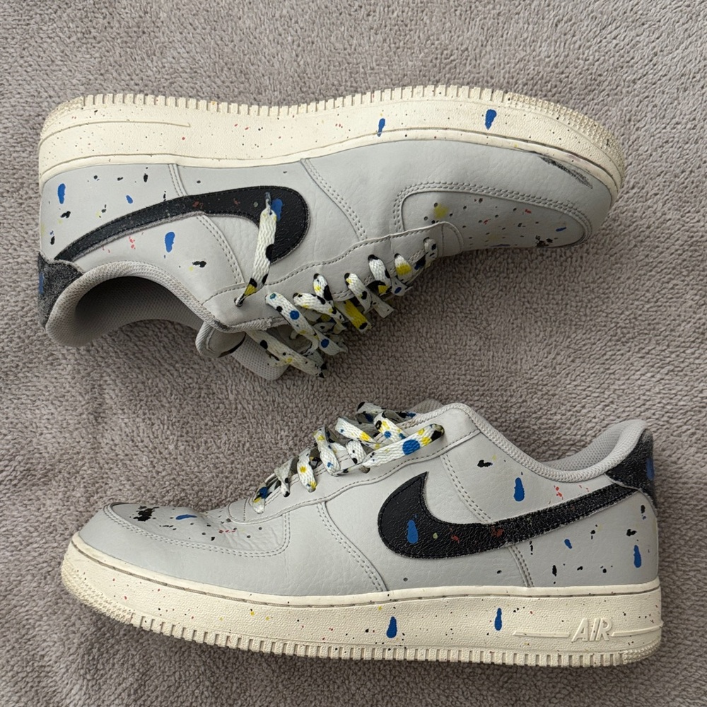 Nike Men’s Air Force low - Gray with Colorful Speckles